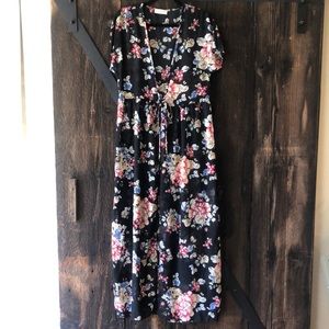 Sheer duster, floral, tie front, short sleeves